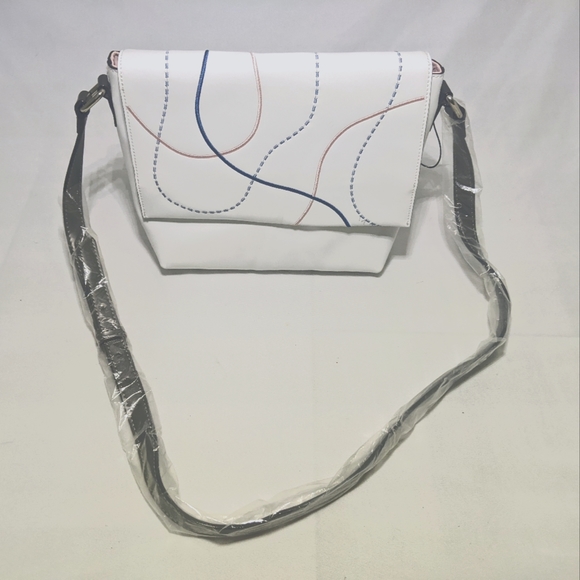 White shoulder Bag - Picture 1 of 7